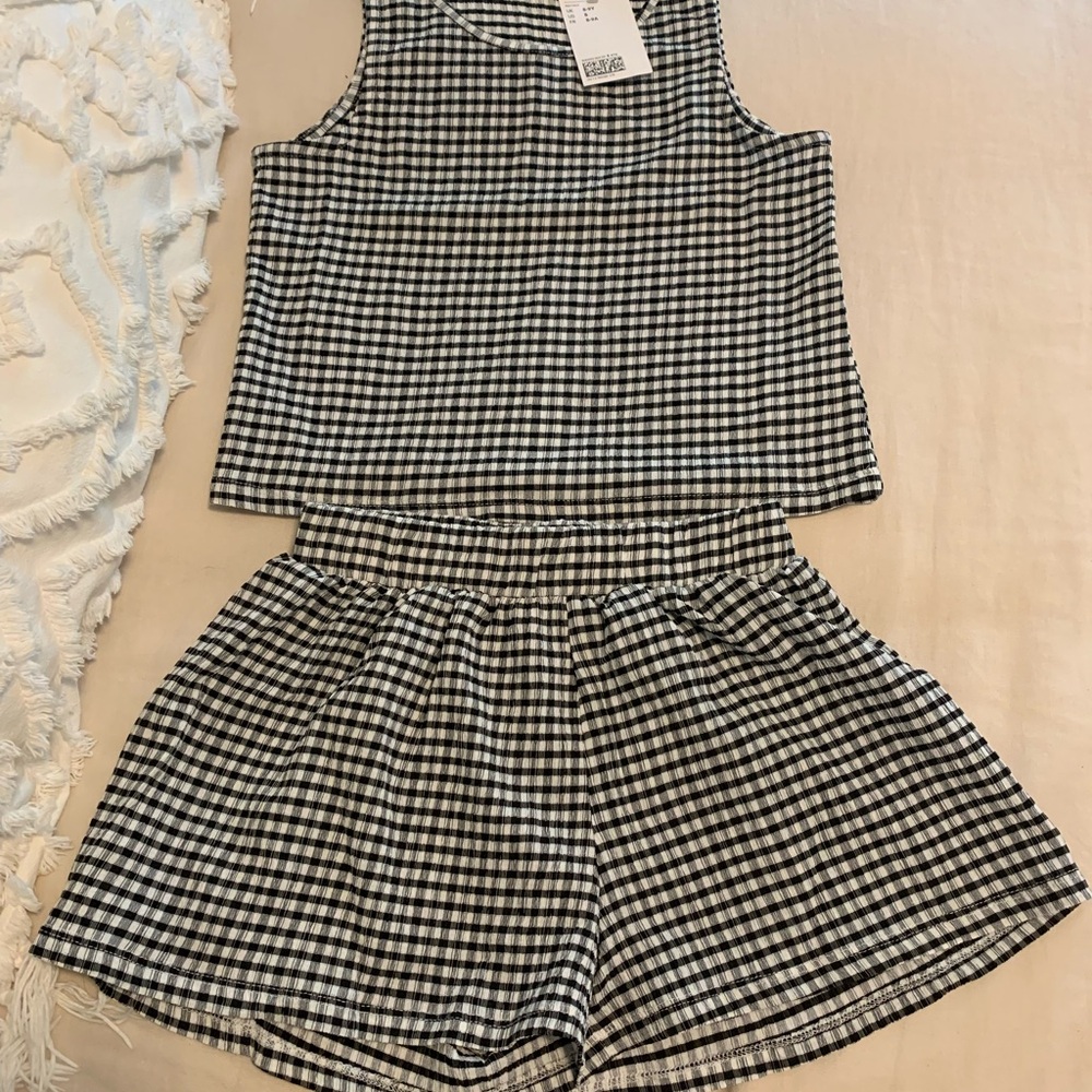 H&M Black and White 2-pieces set for kid